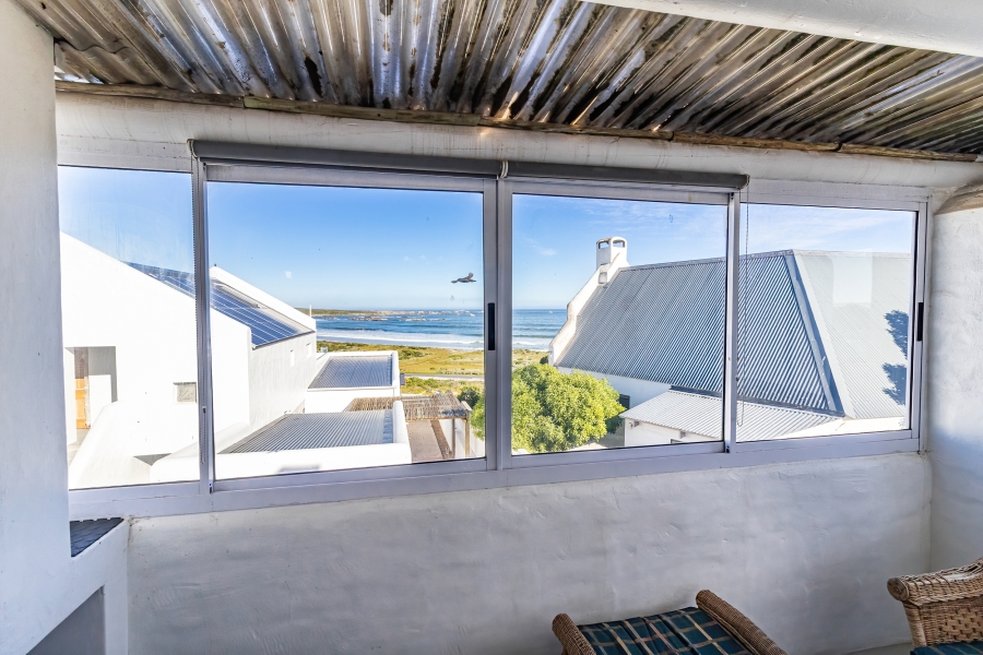 5 Bedroom Property for Sale in Bekbaai Western Cape